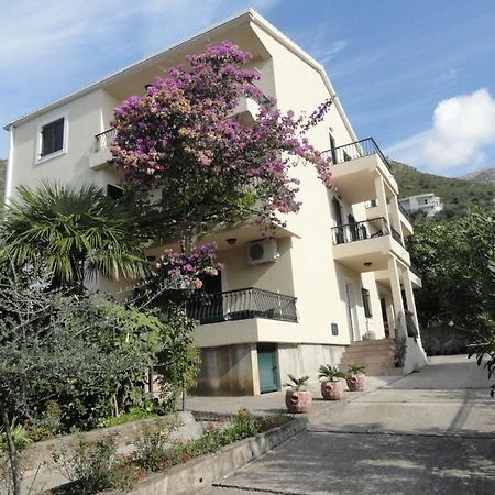 Apartments & Rooms M Petrovac Luaran gambar