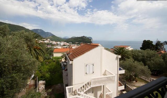 Apartments & Rooms M Petrovac Bilik gambar