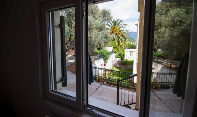 Apartments & Rooms M Petrovac Luaran gambar