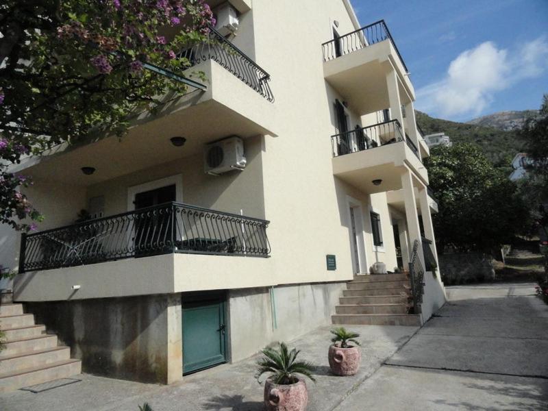 Apartments & Rooms M Petrovac Luaran gambar