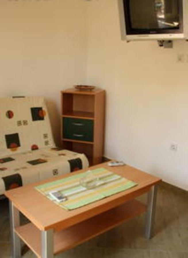 Apartments & Rooms M Petrovac Bilik gambar